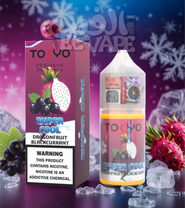 ليكويد Tokyo Super Cool Dragonfruit Blackcurrant – طعم دراجون فروت وتوت أسود سوبر كول – مكتوب في الصورة: Tokyo Super Cool – الخلفية فيها فواكه مثلجة وتلج، ولوجو الفيب el-vape ظاهر فوق